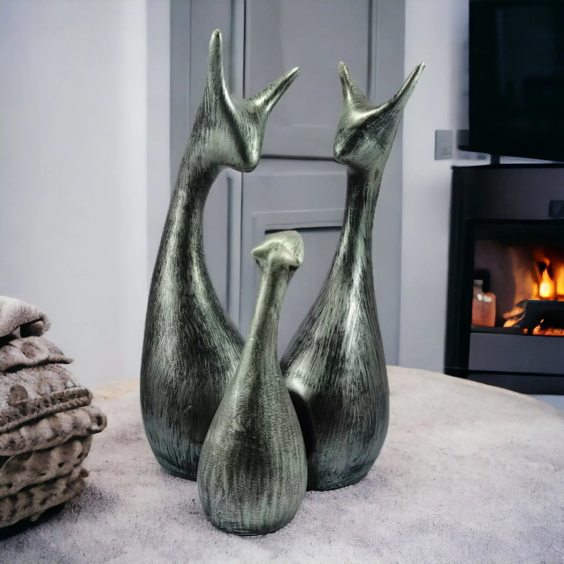 Cat Family in silver antique colour with pointed ears