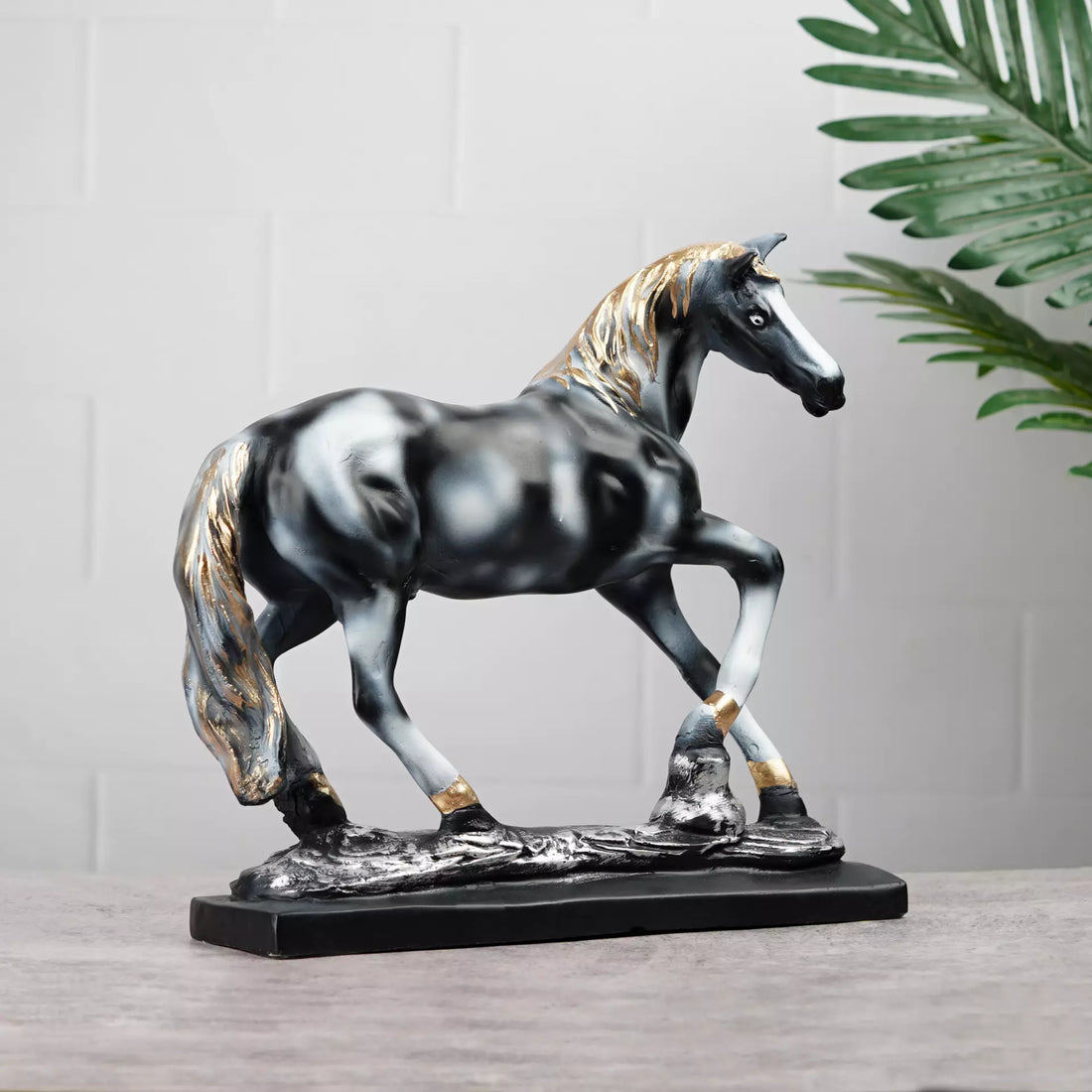 Black and White Resin Handcrafted Statue